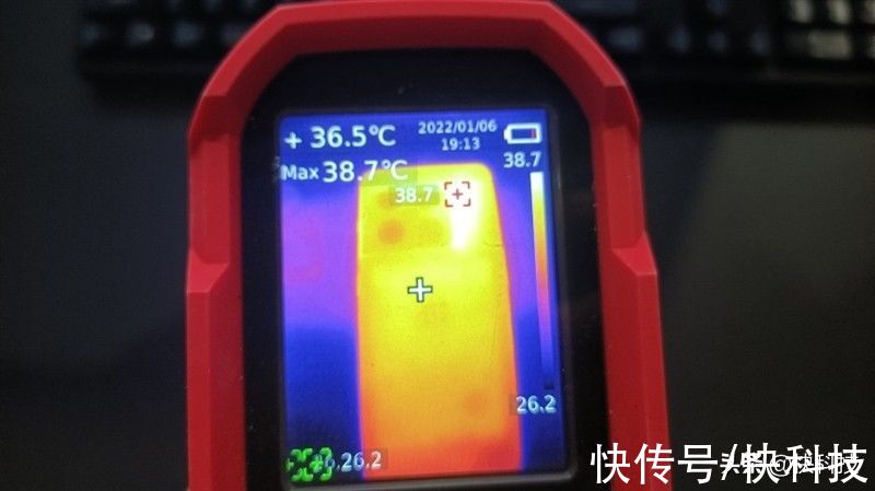 一加手机|原神只有40℃！一加10 Pro首发评测：最强性能旗舰 还不烫手