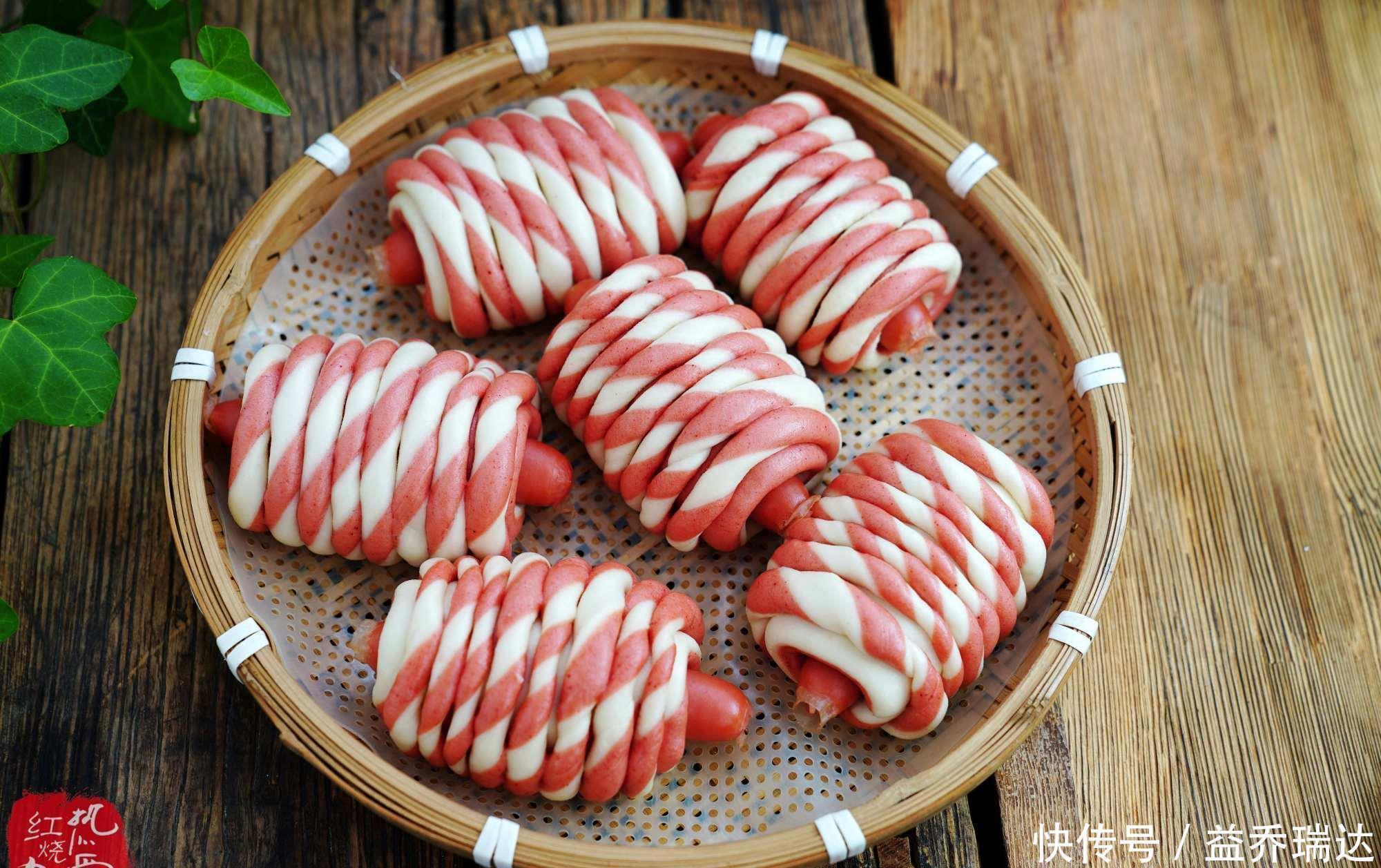 白馒头吃腻了试试这一种做法，颜值很高里面还有肉，看着复杂做着省事