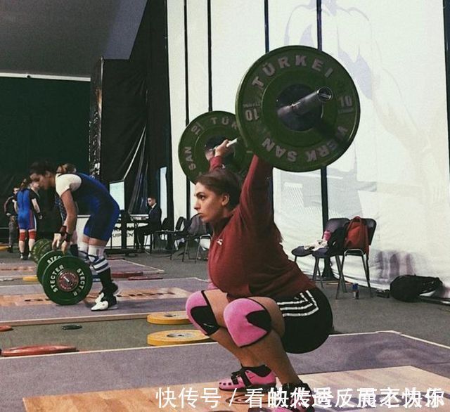 强身健体|俄罗斯举重美女，练就出一身“肌肉”，凹凸身材，曲线感十足