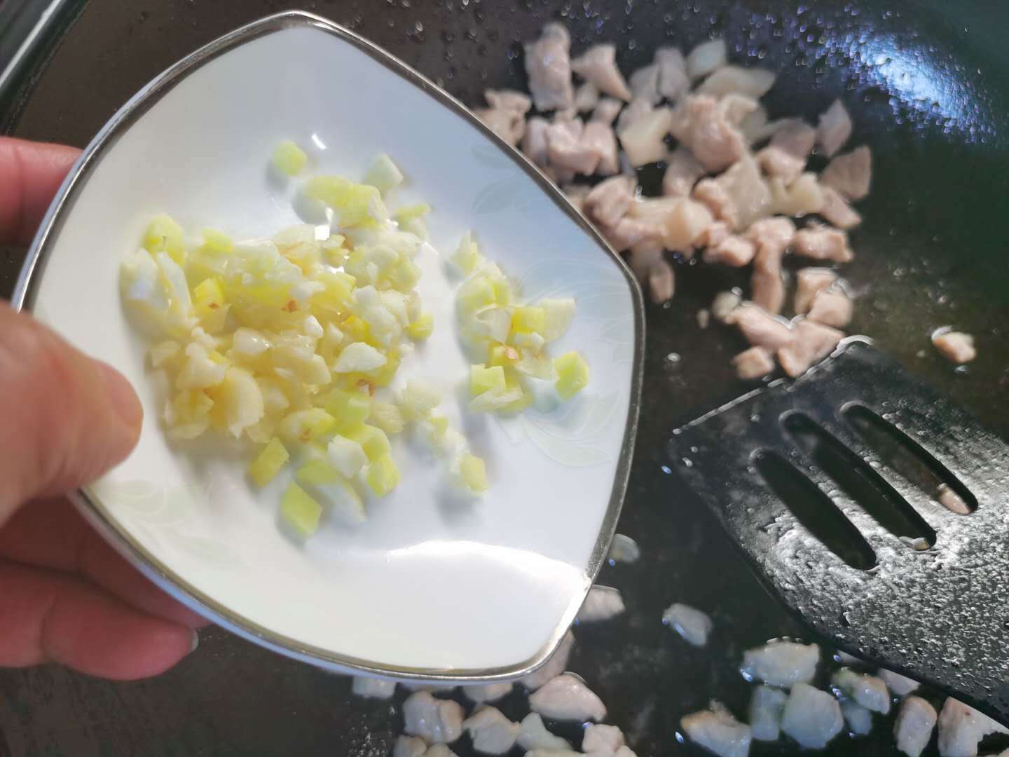 五花肉|好吃到跳脚的自制炸酱面,连吃三碗不过瘾,口感饱满,回味无穷