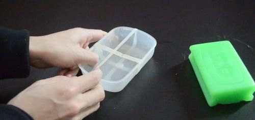 妙用|你家有破洞不用的橡胶手套吗 这个用途太厉害了, 越早知道越好