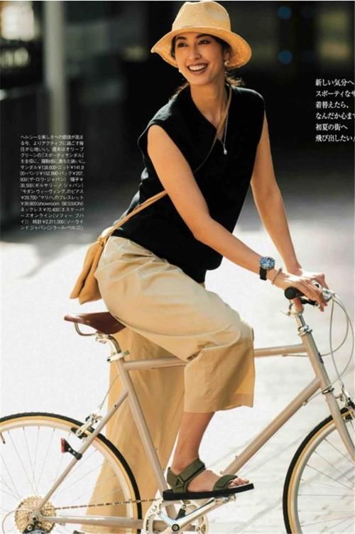 紧身衣|女人不管多大都别放弃打扮，50以后这样穿，简约大方，美得很高级
