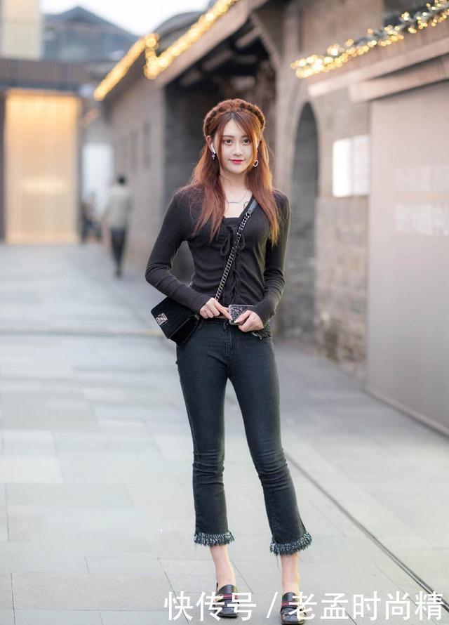 街头美女的另类穿搭, 给“长袖”加上系带, 故意剪短“裤腿”