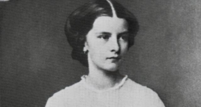 童话$历史上的茜茜公主比电影中的更漂亮,她是童话中的美丽皇后