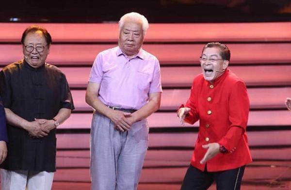 杨洁@他是如来佛祖扮演者,去泰国买佛像,结果发现上面画的都是自己