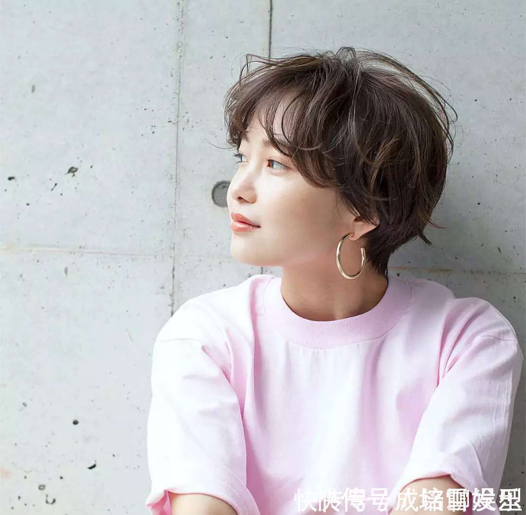 发型 剪短发“翻车”了！如何让头发长得快一些？三种方法让你秒换发型