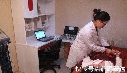 八指|聋哑孕妇宫开八指,拉着门不进产房,撩起衣服后,医生热泪盈眶