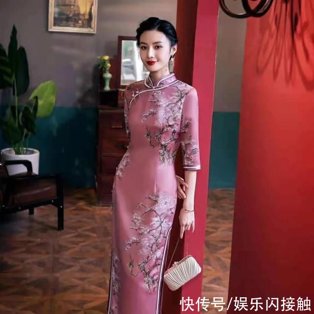 娇艳|旗袍的包裹之下，是东方女人特有的美丽，永远成就着女人的娇艳