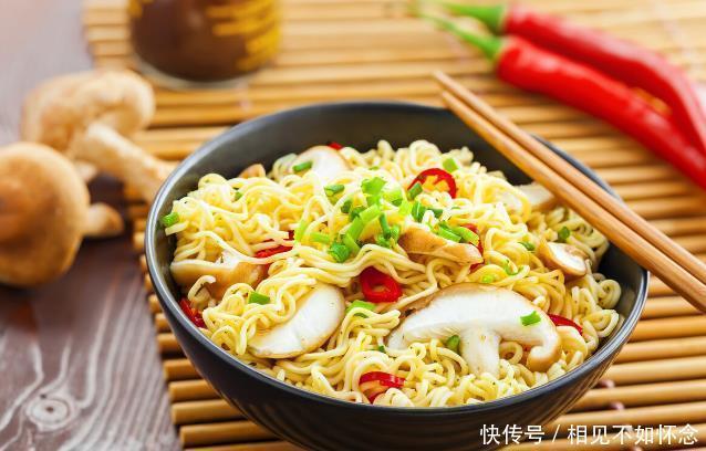 血糖升高|糖尿病医生别只知道少吃甜的，3种咸食物也少吃，以免血糖升高