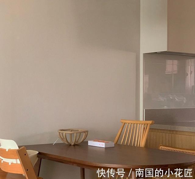 亲子|一家4口的幸福生活:83㎡全屋奶油色,客厅当亲子区都为孩子考虑