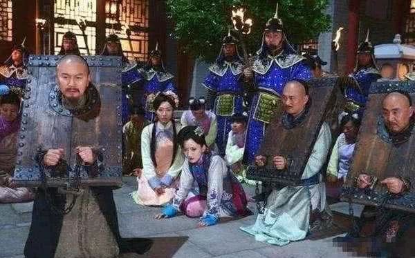 九族|古代罪臣被灭九族,为何亲人宁愿等死也不逃?族人:你逃一个试试