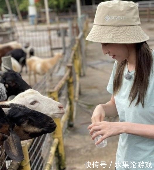 姚子羚|姐妹情不變！TVB當(dāng)紅小花龔嘉欣、姚子羚節(jié)目中合體，齊齊變村姑