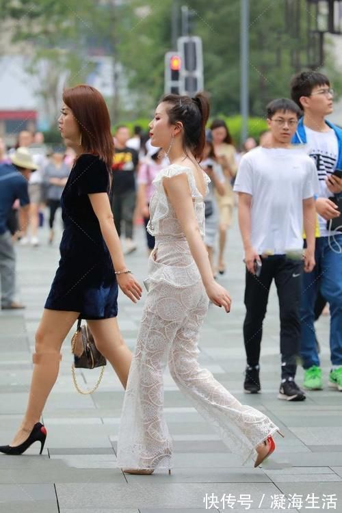 连体裤 独特款式连体衣,穿出时尚高级感,设计感十足凸显强大气场