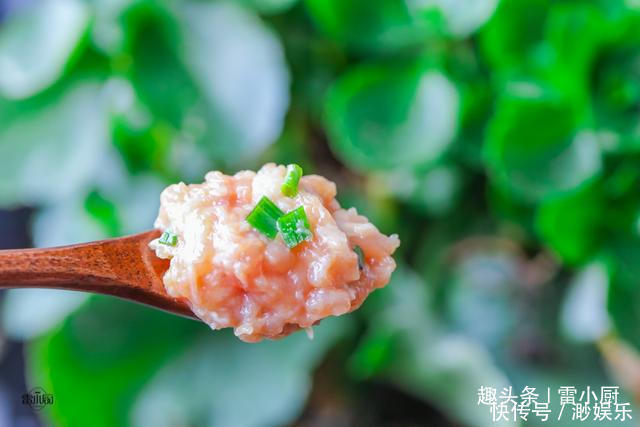 牢记这个拌肉馅的诀窍,饺子和包子才会鲜嫩多汁,好吃不腻