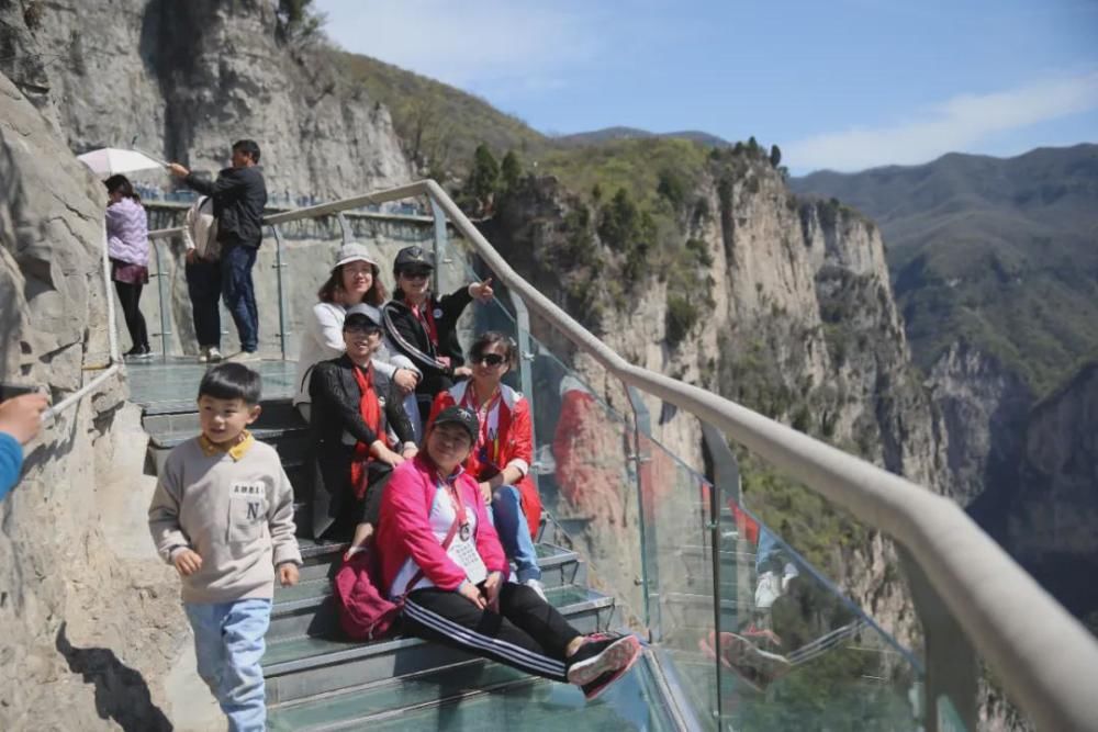 中年|春节周边游新“趣”处！舞龙汇演、冰挂雪景，云台山统统都有！