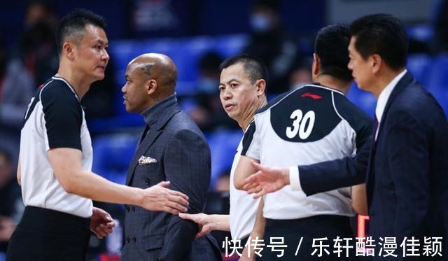 北控|李春江冤枉!又是汪梅偏袒北控马布里,帮北京取消违体后肆无忌惮