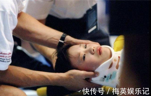 輪椅|癱瘓21年的桑蘭扔掉輪椅,如今38歲能“開車”,丈夫身家過億買豪宅