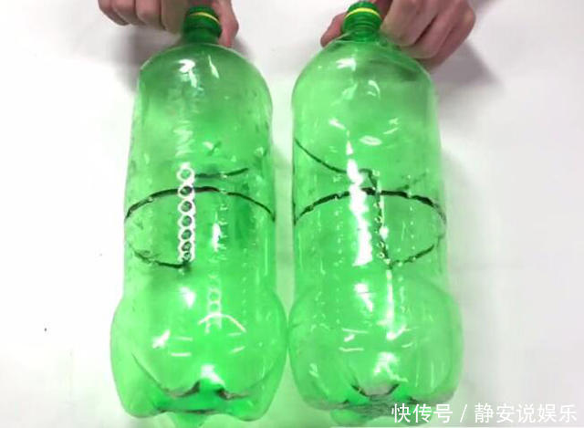 可乐瓶轻松改造一下，放在卫生间里特别实用，家家户户都用的到