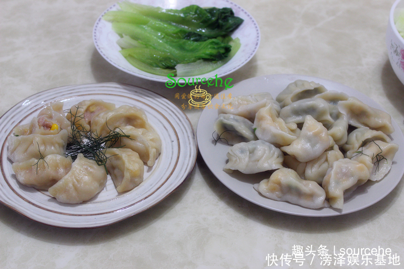 水煮生菜|周末两闺蜜来蹭饭,三人一起下厨,十几分做好,实惠又美味