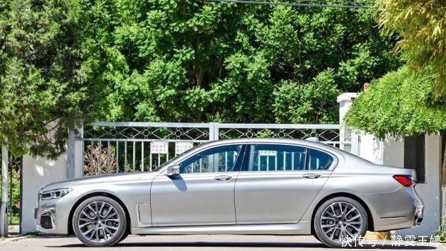 宝马是真的豁出去了 长5米3提速6秒 一口气降万成 销量王 豪车 中年 高薪