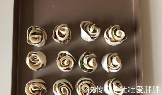 玫瑰花煎饺,形态独特味道好,有颜还好吃!