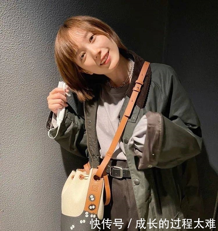 LOEWE即将带来《龙猫》系列合作,下月正式发售!