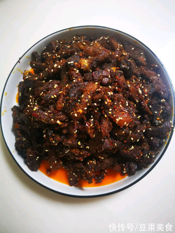 寒冷与温暖之间只差一碗麻辣牛肉干