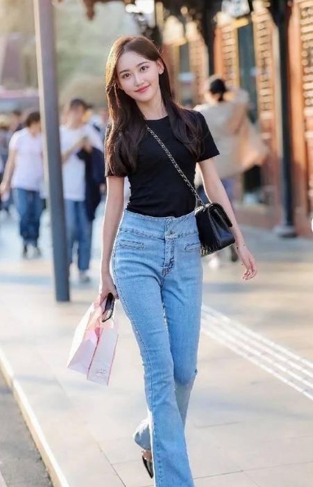 小姐姐|路人街拍，唯美而又休闲的味道，干净又落落大方