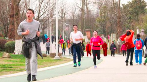 幸福感|日本研究：让心情放飞，仅需跑10分钟！