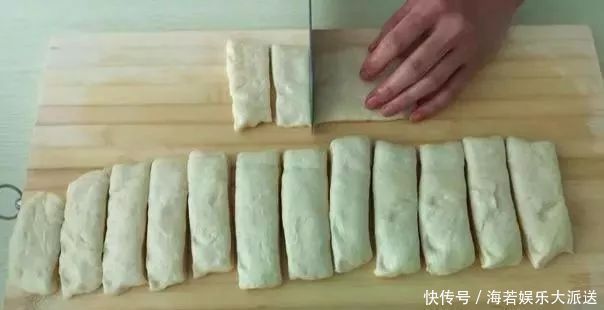 油条|炸油条时，用小苏打还是食用碱都不好吃，大厨教你更好吃做法