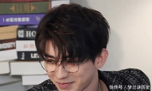 李诞 李诞在《向往》中碎碎念,张艺兴就是不接梗,综艺“社死”的现场