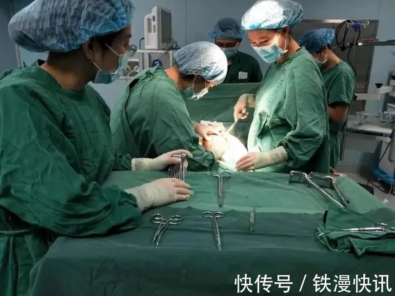 医生|90后宝妈诞下“雪人宝宝”,宝爸吓得不敢抱娃,医生恭喜了