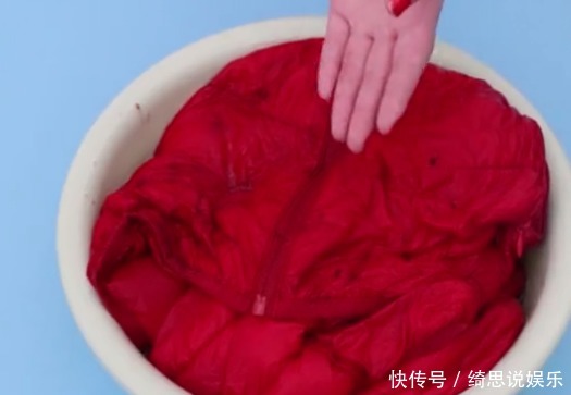 羽绒服不要干洗,教你一个清洗绝招,比干洗店洗的更干净,真实用