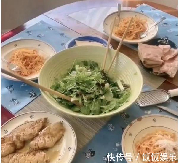 郎平|郎平晒美国生活,亲自下厨做西餐,面色红润,未提女排