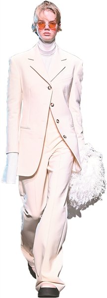 botteg秋天第一套西装,高级感“同色系”归位