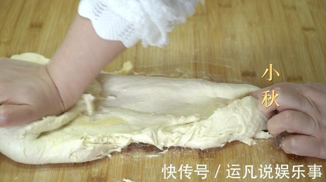 面团|手套膜不要揉了，教你面包店不外传的懒人做法，又薄又有弹性