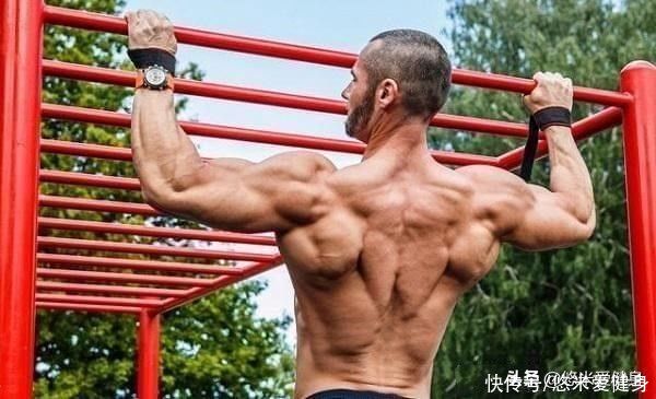 肌肉|如何锻炼背部肌肉？只需做好这9个动作，你也能练出倒三角身材