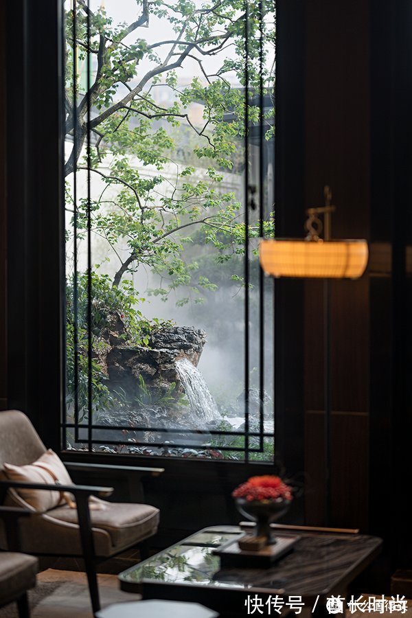 风格|新中式风格怎样避免庸俗?搭配中式花窗,分分钟刷爆朋友圈!