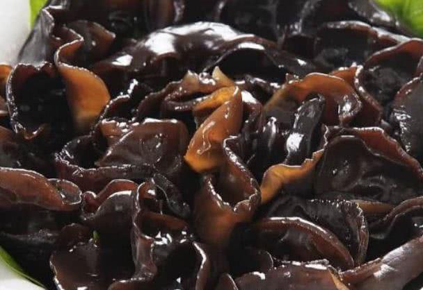 冠心病|忠告炒木耳不可放此物,吃了就是没病找病,很多人还傻傻不清楚