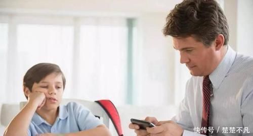 儿子|儿子因沉迷游戏,被爸爸游戏中追杀,儿子大哭我再也不玩了