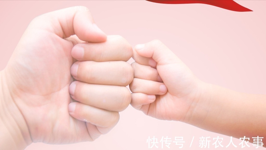 单亲爸爸|一单亲爸爸深夜下班回家,看见儿子给自己的留饭和留言,瞬间崩溃