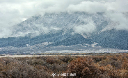 山丹马场|甘肃山丹马场深秋迎降雪 祁连山银装素裹