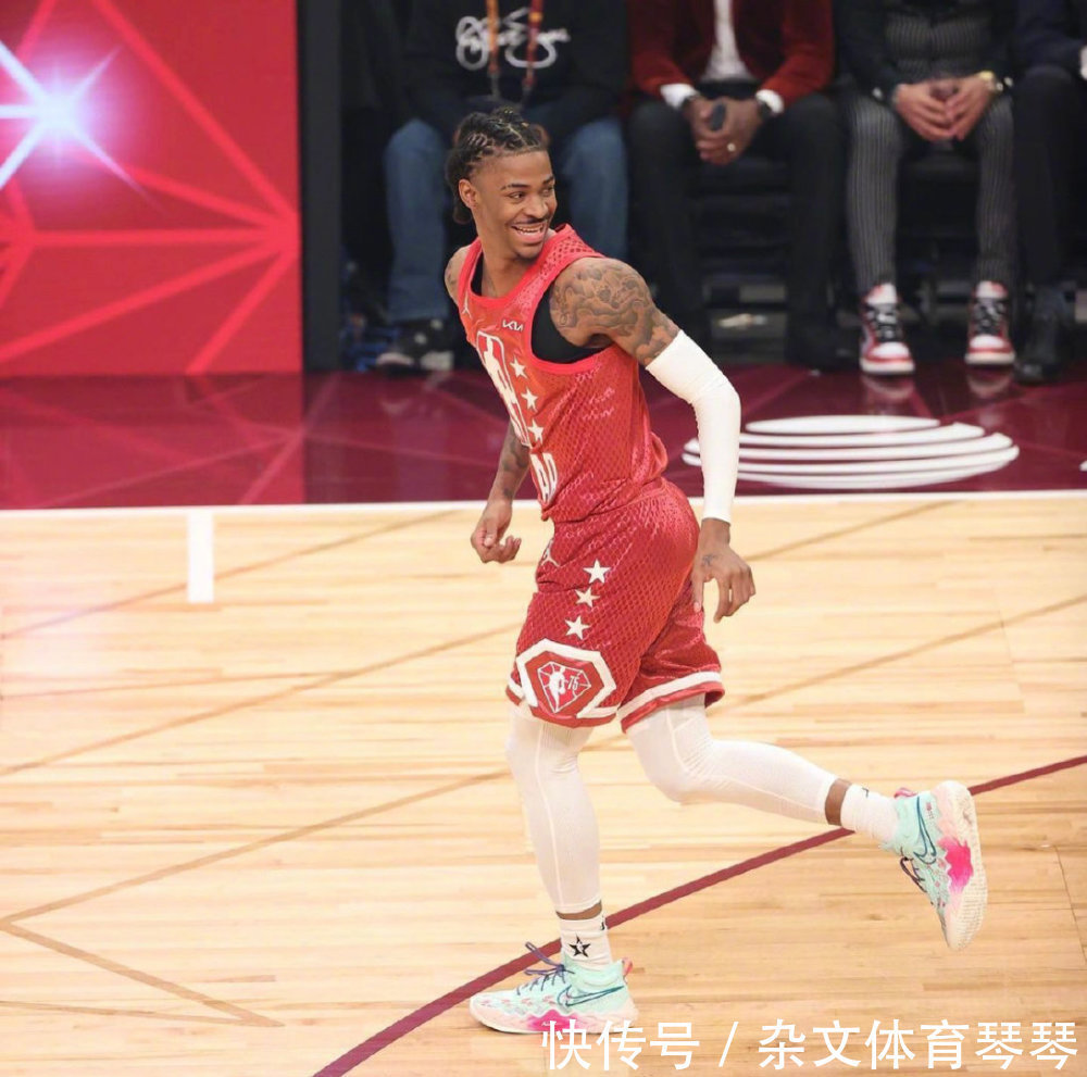 阿迪 东方力量闪耀全明星!老詹换了三双鞋,阿迪太惨,UA是最大赢家?