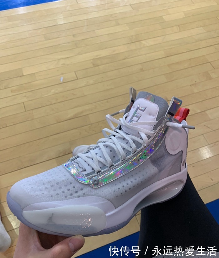 ori|除了小10万的AJ1,近期17位明星上脚别漏看!