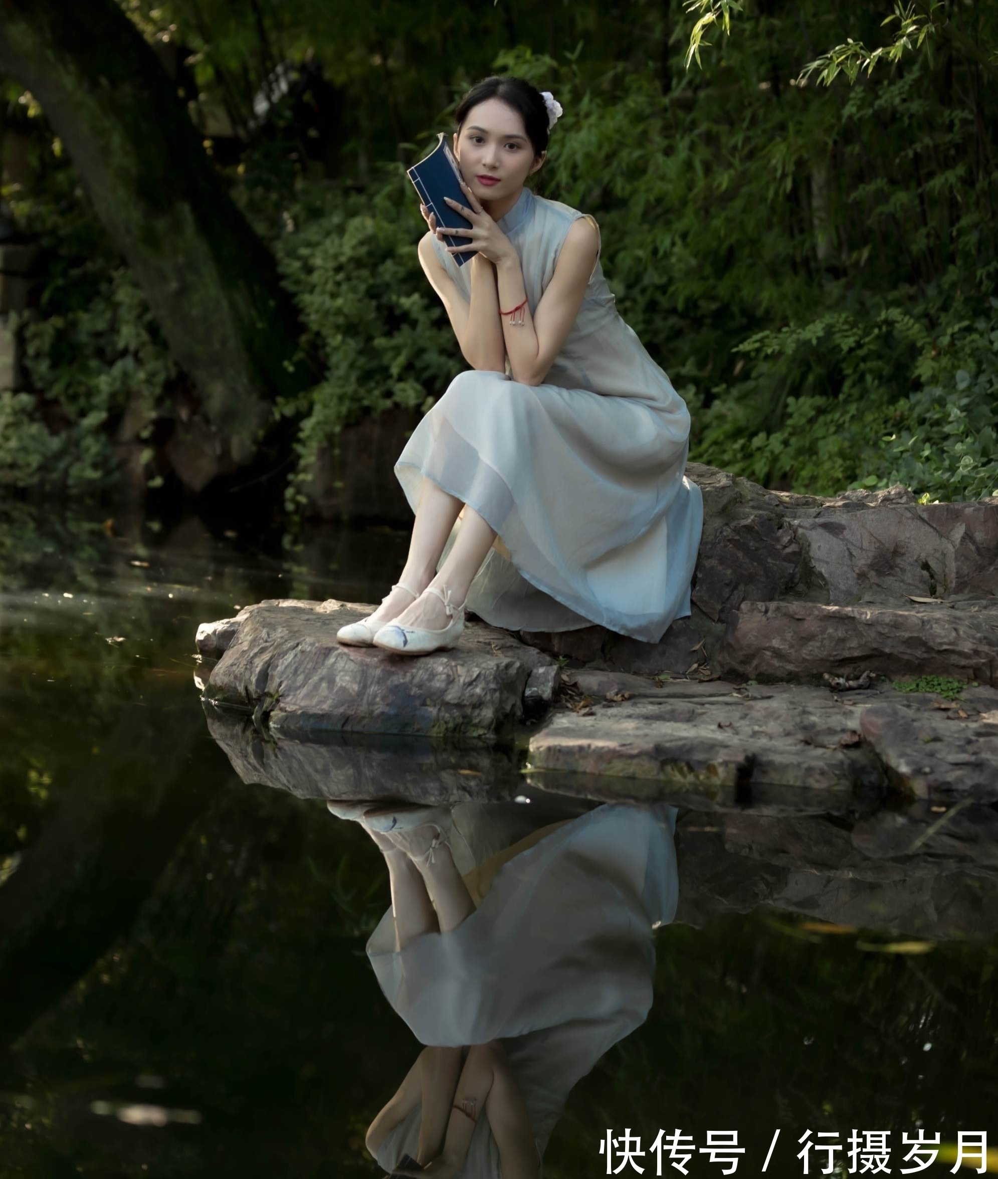 萧月$红尘轻浅,谁解离殇?两两相望,谁懂情长?紫陌飞花,谁怜残香?