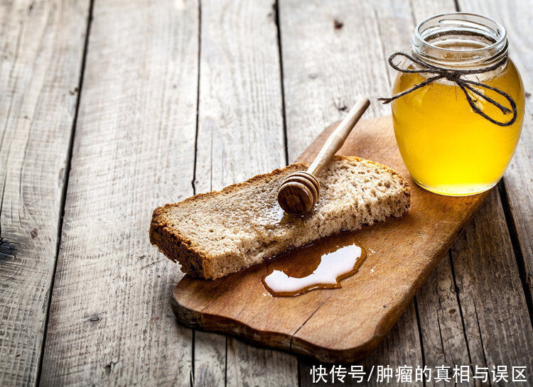 蜂王浆|10年吃了一百多斤蜂皇浆，男子查出乳腺癌，蜂王浆还能吃吗？