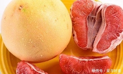 冬季吃柚子好处多，还是养生的圣品，但提个醒：2种人尽量别碰
