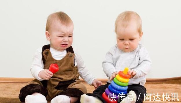 安全感|恭喜!宝宝2个“坏习惯”,是高智商的表现,家长别盲目阻止