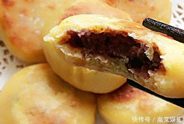 想吃粗粮不用买,教你做玉米红豆饼,香甜可口,孩子天天嚷着吃