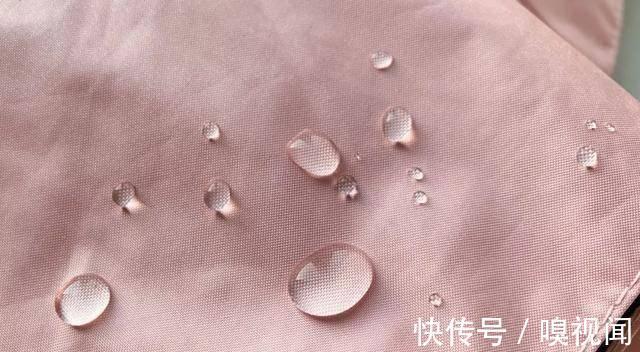 挎包|一个生活精致的女孩，挎包里除了口红之外，还少不了这3样东西
